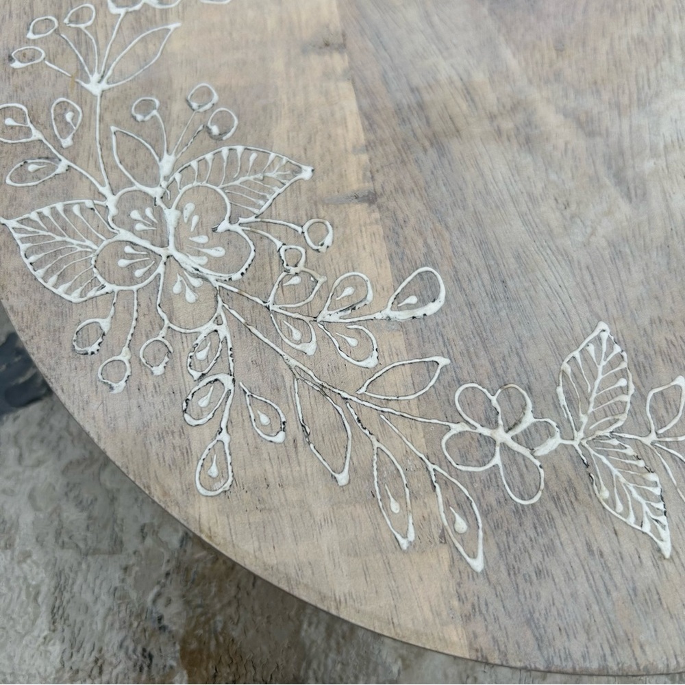 Elegant Wooden Decorative Plate - Picture 4 of 9